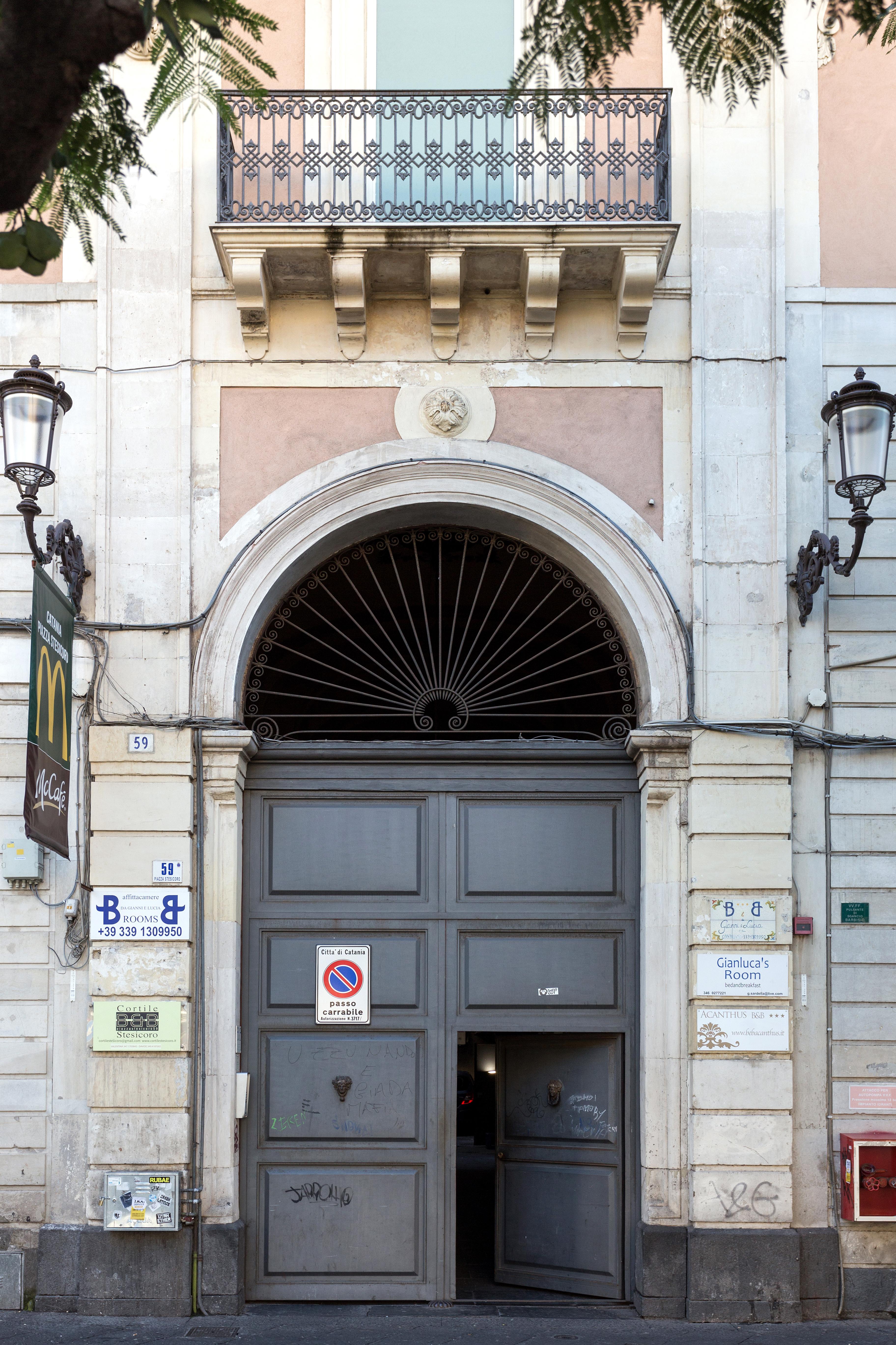 Da Gianni E Lucia Rooms With Bathroom In The City Center Katania Zewnętrze zdjęcie