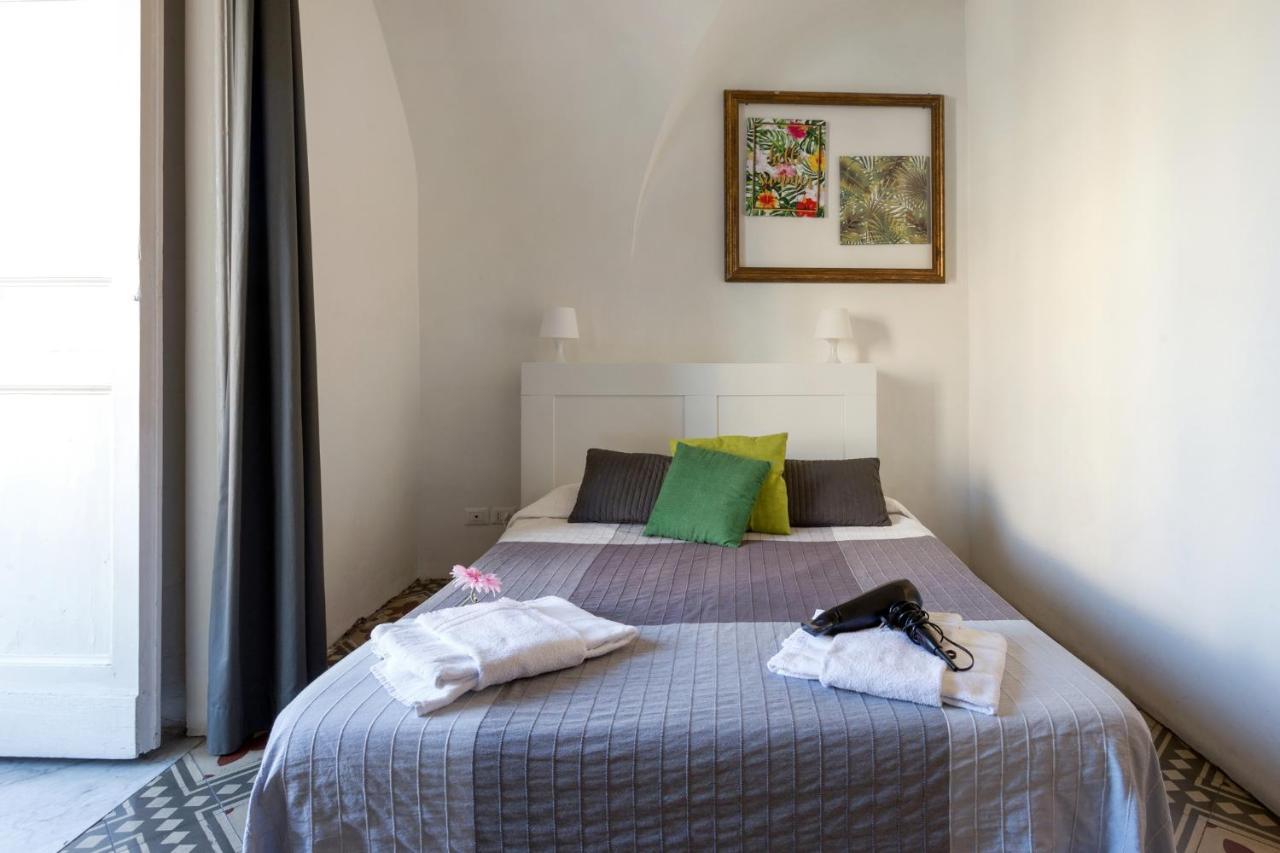 Da Gianni E Lucia Rooms With Bathroom In The City Center Katania Zewnętrze zdjęcie